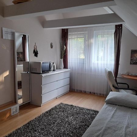 Ferienwohnung Pokoje Przy Parku Oliwskim Danzig Exterior foto