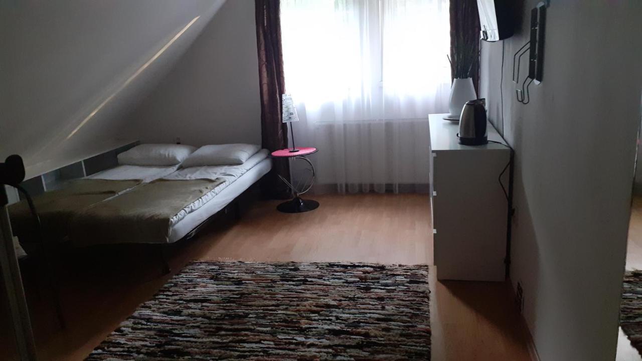 Ferienwohnung Pokoje Przy Parku Oliwskim Danzig Exterior foto