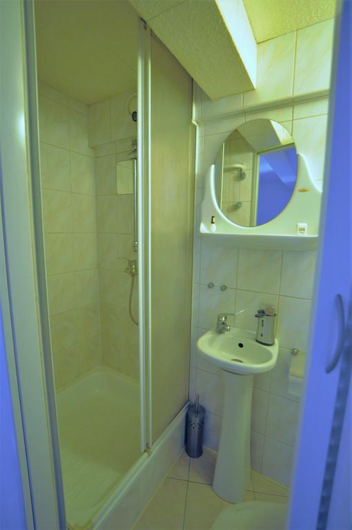 Ferienwohnung Pokoje Przy Parku Oliwskim Danzig Exterior foto
